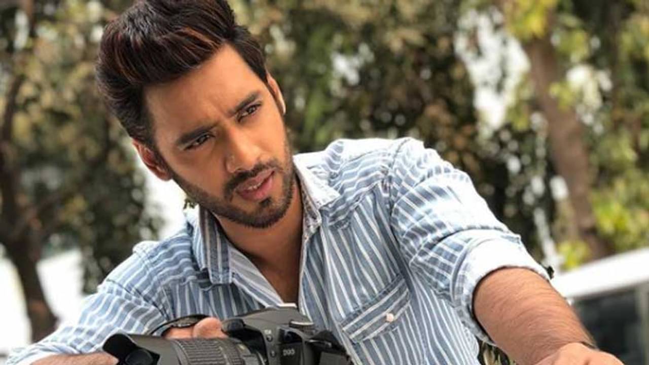 গ্যারেজে শুটিং, বাস্তব থেকে অনুপ্রেরণা নিয়ে নিজেকে তৈরি করছেন রিজওয়ান