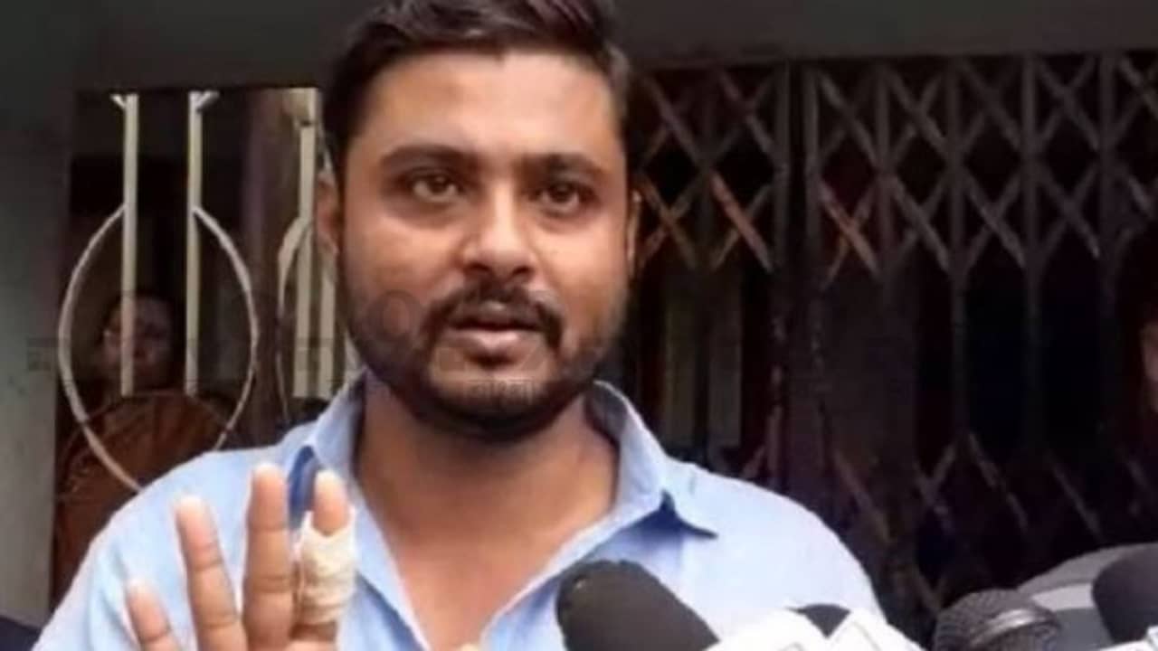 অর্জুন গড়ে তৃণমূল যুব সভাপতিকে লক্ষ্য করে আচমকা গুলি!