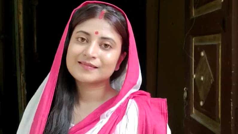 সারদাদেবীর গল্প শুনে বড় হয়েছি, ১০০ শতাংশ দিয়ে অভিনয় করব: সন্দীপ্তা সেন সারদাদেবীর গল্প শুনে বড় হয়েছি, ১০০ শতাংশ দিয়ে অভিনয় করব: সন্দীপ্তা সেন