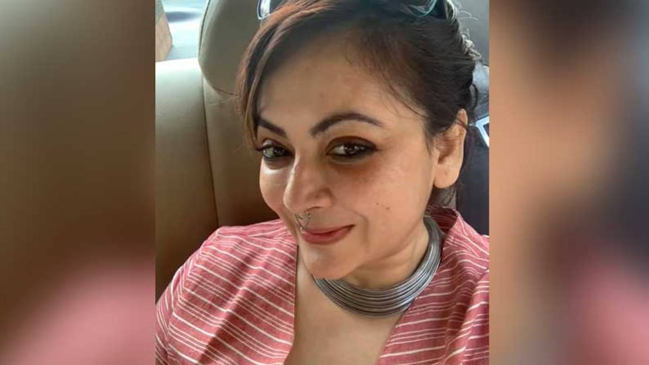 শ্রীলেখার সঙ্গে ডেটে যাওয়ার জন্য পুরো চিড়িয়াখানা দত্তক নেওয়ার ইচ্ছে প্রকাশ!