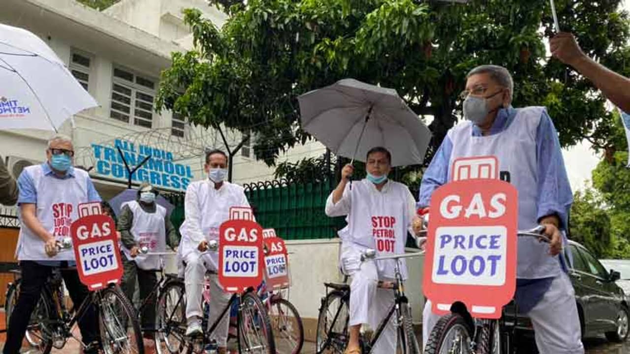 তৃণমূলের ৬ ইস্যুতে সরগরম বাদল অধিবেশন! সাইকেলের প্যাডেলেই প্রতিবাদের প্রথম ধাপ