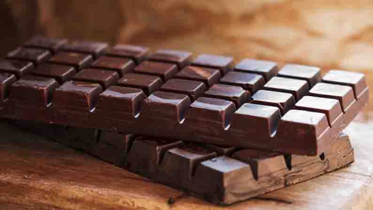 হৃদরোগের সমস্যা এড়াতে ত্যাগ করুন চকোলেট খাওয়া