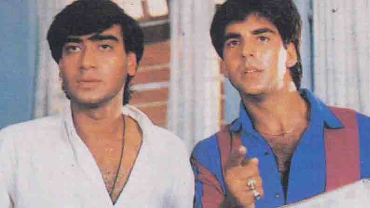 হঠাৎ কী এমন হল, যে টুইট করে ক্ষমতা চাইতে হল অক্ষয় কুমারকে!