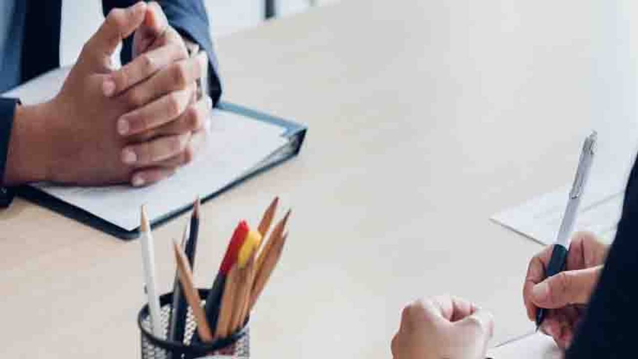 ইন্টারভিউতে এইভাবে পোশাক পরে গেলে চাকরি পাকা