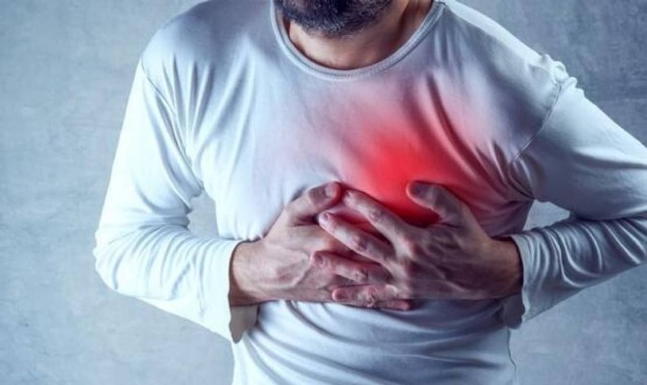 হেঁসেলেই রয়েছে মৃত্যুফাঁদ! এই ৪ খাবার খেলে হার্ট অ্যাটাকের ঝুঁকি বাড়ে