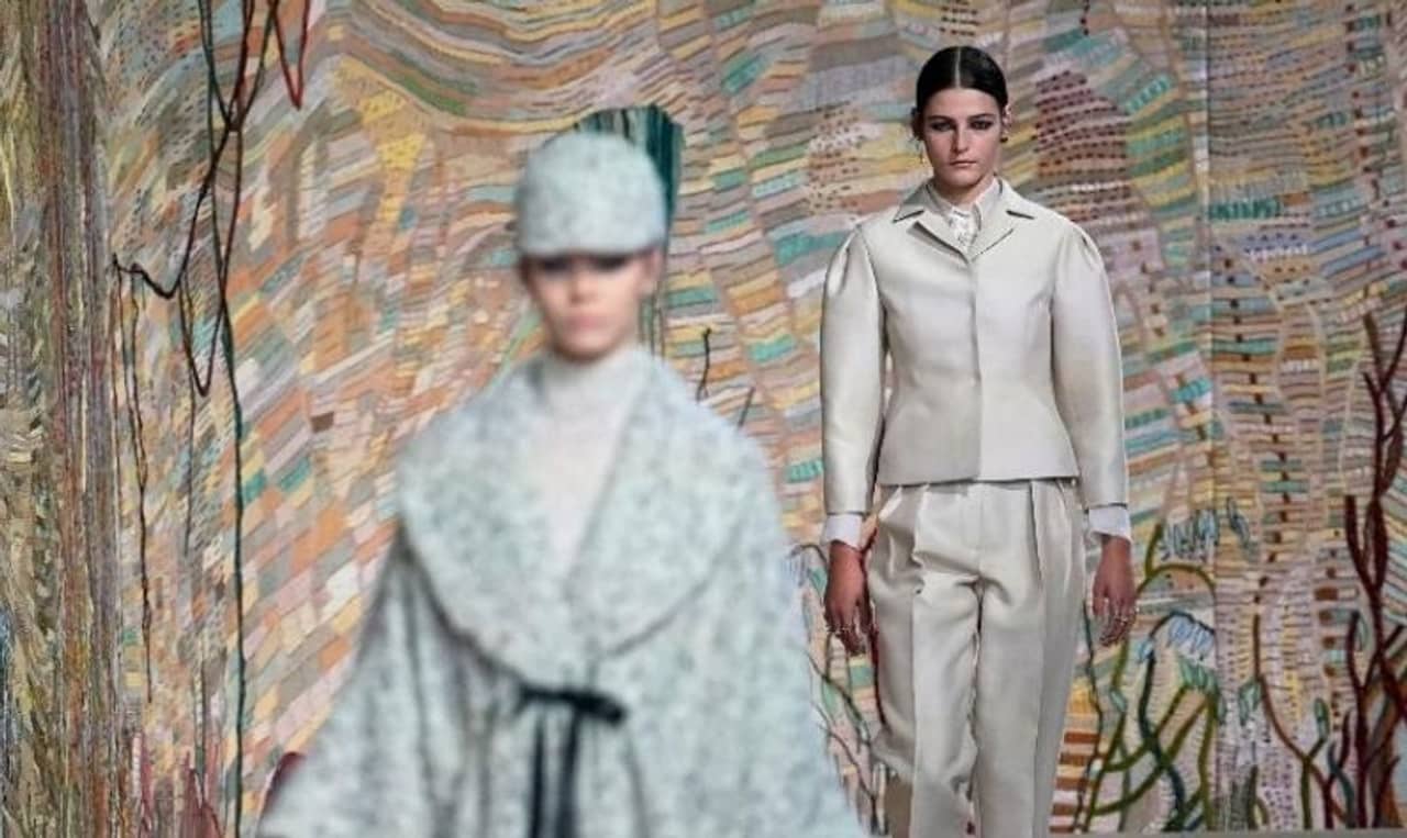 প্যারিস ফ্যাশন উইকে মন জয় করল ভারতীয় মহিলা ডিজাইনারের শ্বাস কালেকশন! দেখুন তারই একঝলক...