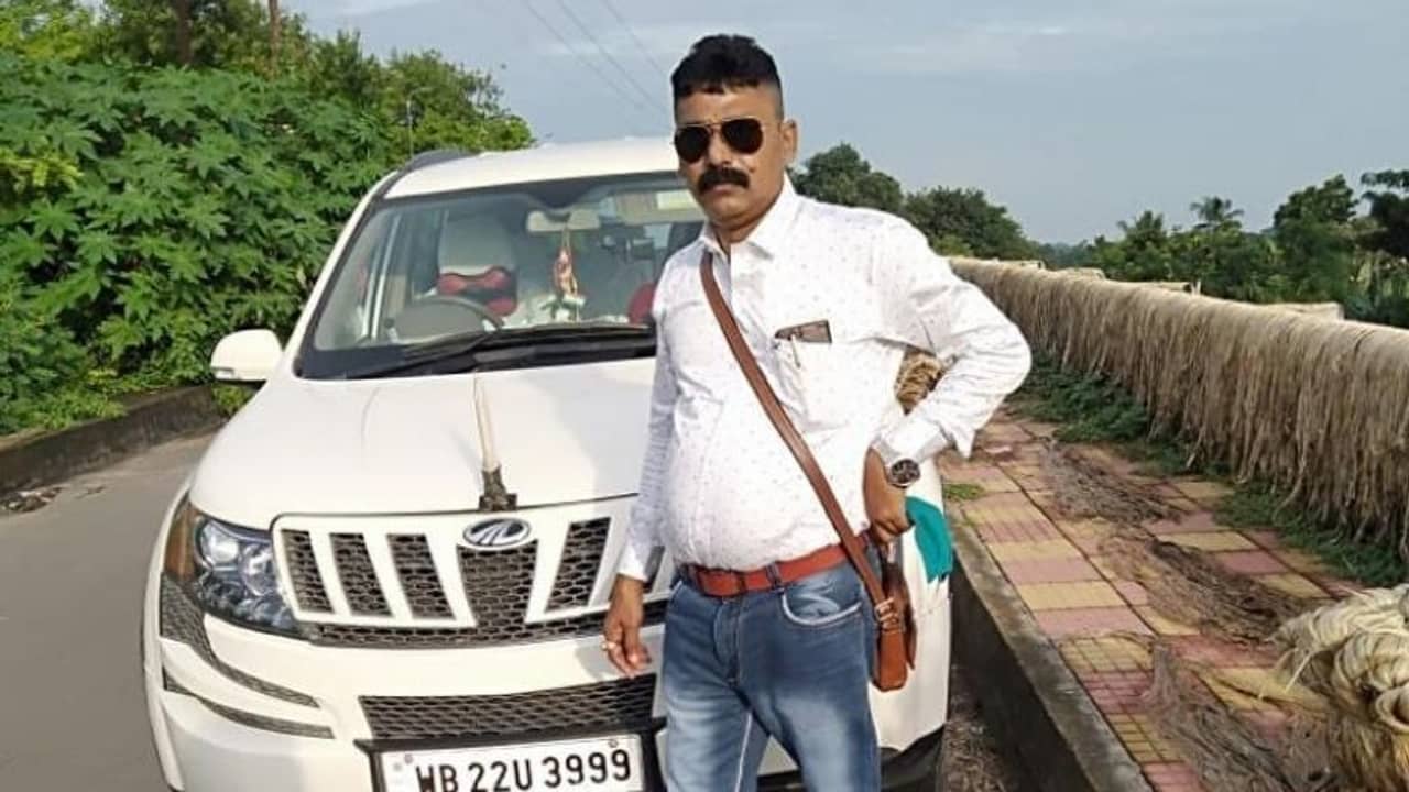 সেই নীল বাতি গাড়ি, পুলিশের জালে আরেক ভুয়ো আইএএস অফিসার!