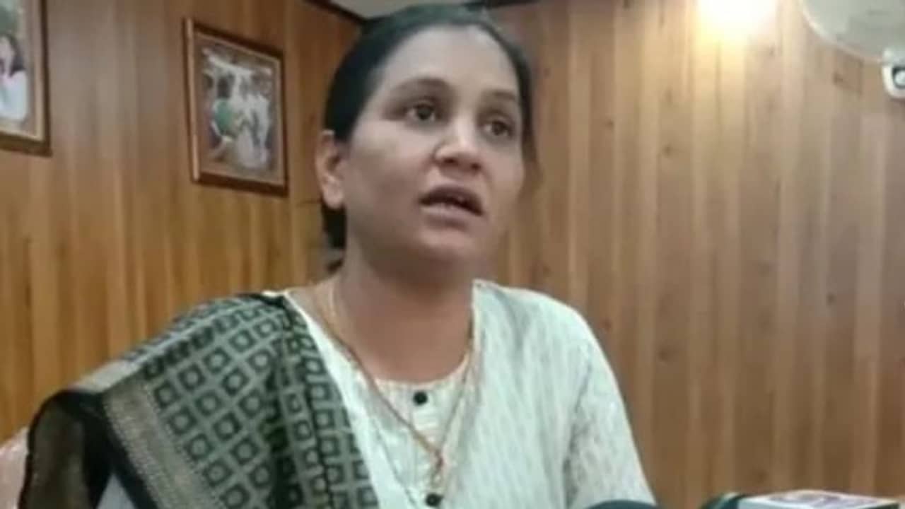 আশার আলো: ঝাঁটা হাতে যোধপুরের রাস্তা সাফ করা মহিলা আজ সিভিল সার্ভিস অফিসার!