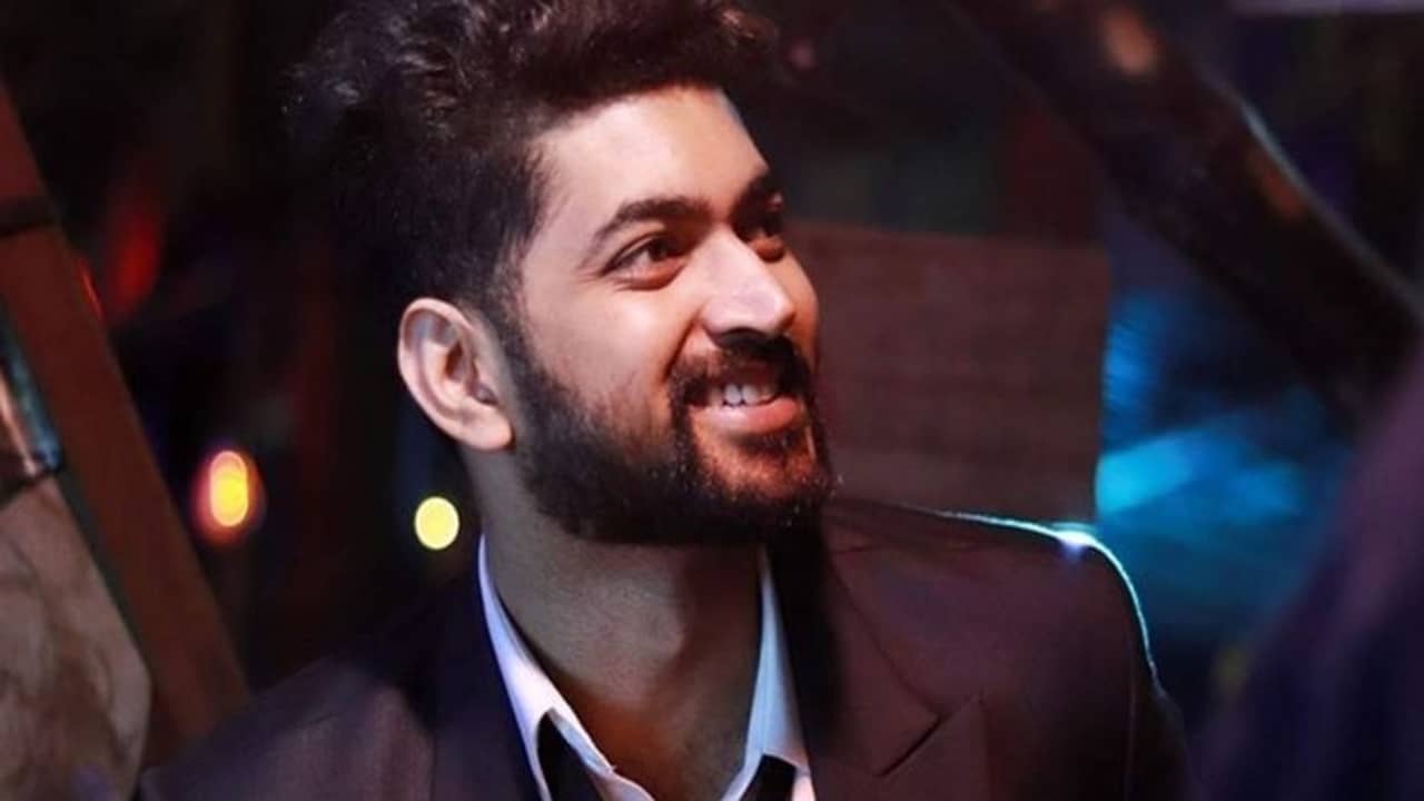 উষসীকে সঙ্গে নিয়ে ওয়েব ডেবিউ ওমের, থাকছে ড্রাকুলা, প্রেম, সাসপেন্স...