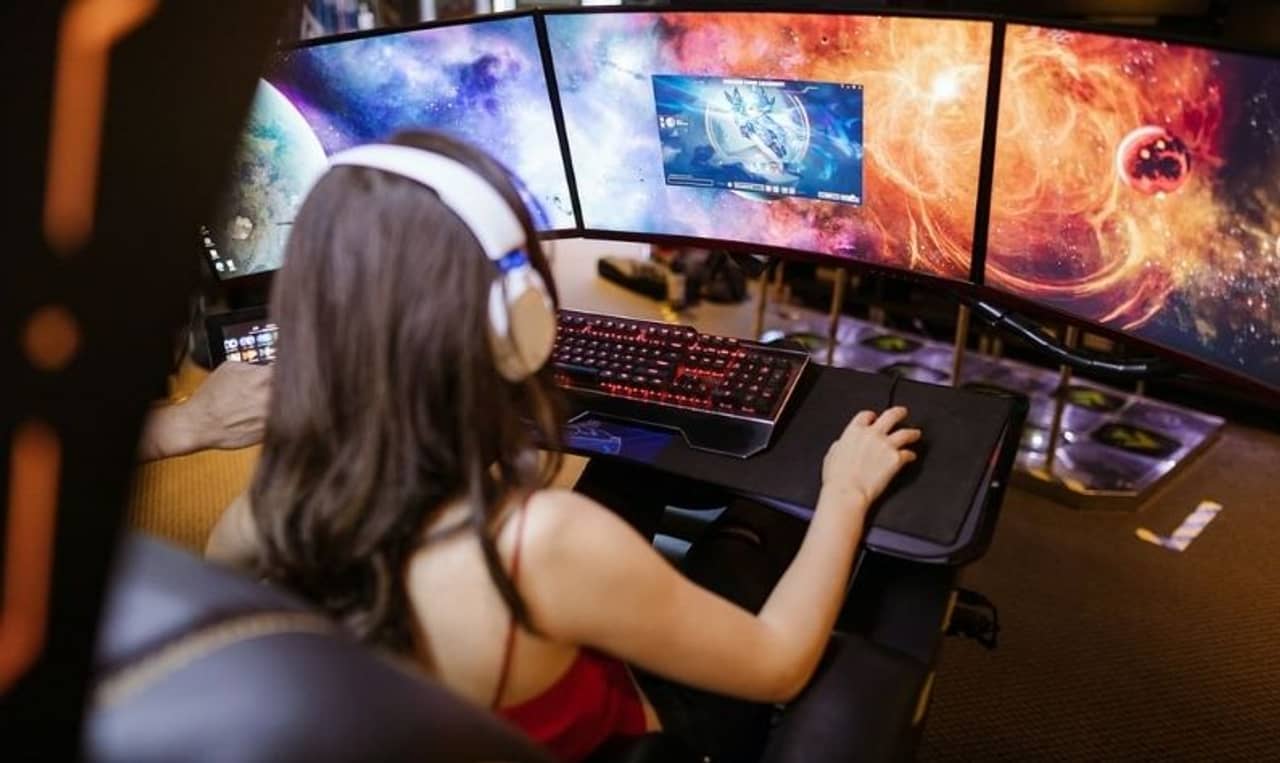 পুরুষদের চেয়ে মহিলারা কেরিয়ার হিসেবে গেমিংকেই পছন্দ করছেন, জানাচ্ছে সমীক্ষা