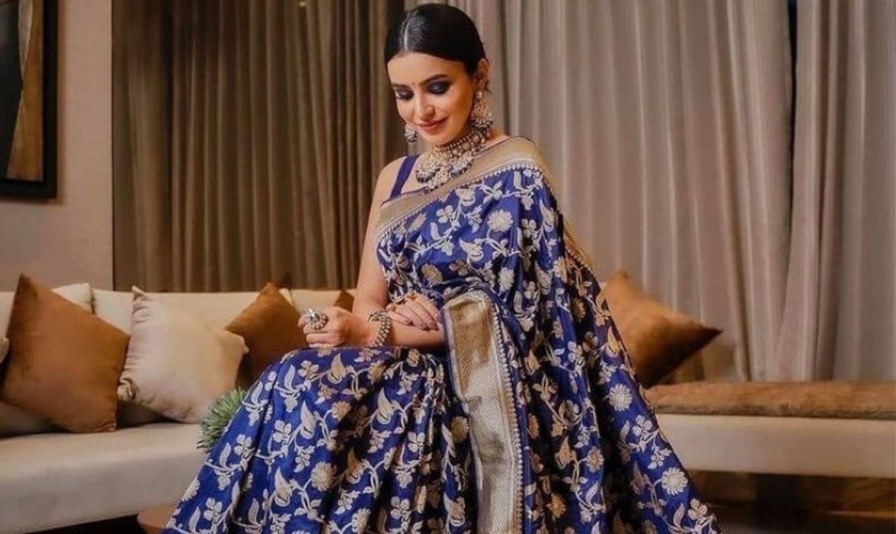 পুজোয় আসল হ্যান্ডলুম বেনারসি শাড়ি কিনতে চান? তাহলে  QR code দেখে তবেই কিনুন