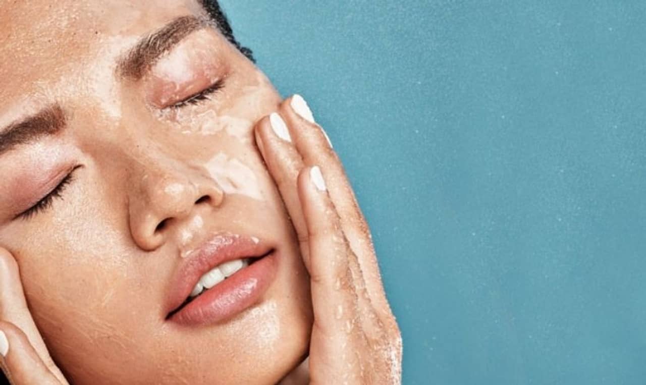 সস্তায় পুষ্টিকর, এবার ঘরোয়া উপায়েই তৈলাক্ত ত্বকের সমস্যা দূর করুন!