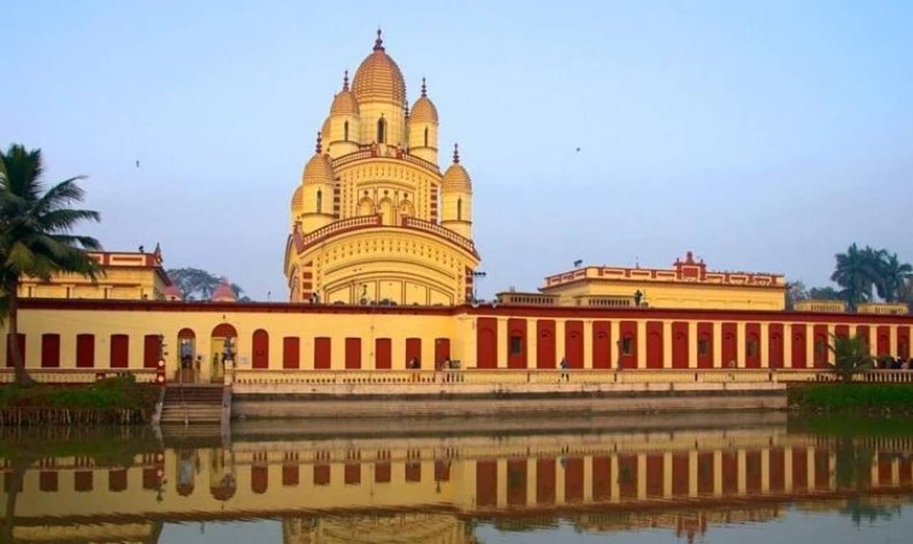 দক্ষিণেশ্বর মন্দির গড়তে সেই সময় কত টাকা খরচ হয়েছিল, জানেন?