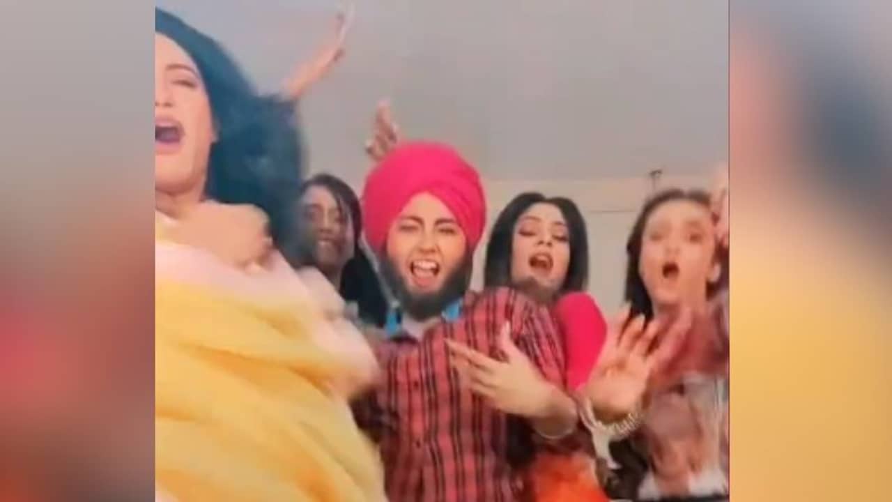 তিতলি ধারাবাহিকের মেকআপ রুমের অন্দরে কী হয়? সিক্রেট ফাঁস