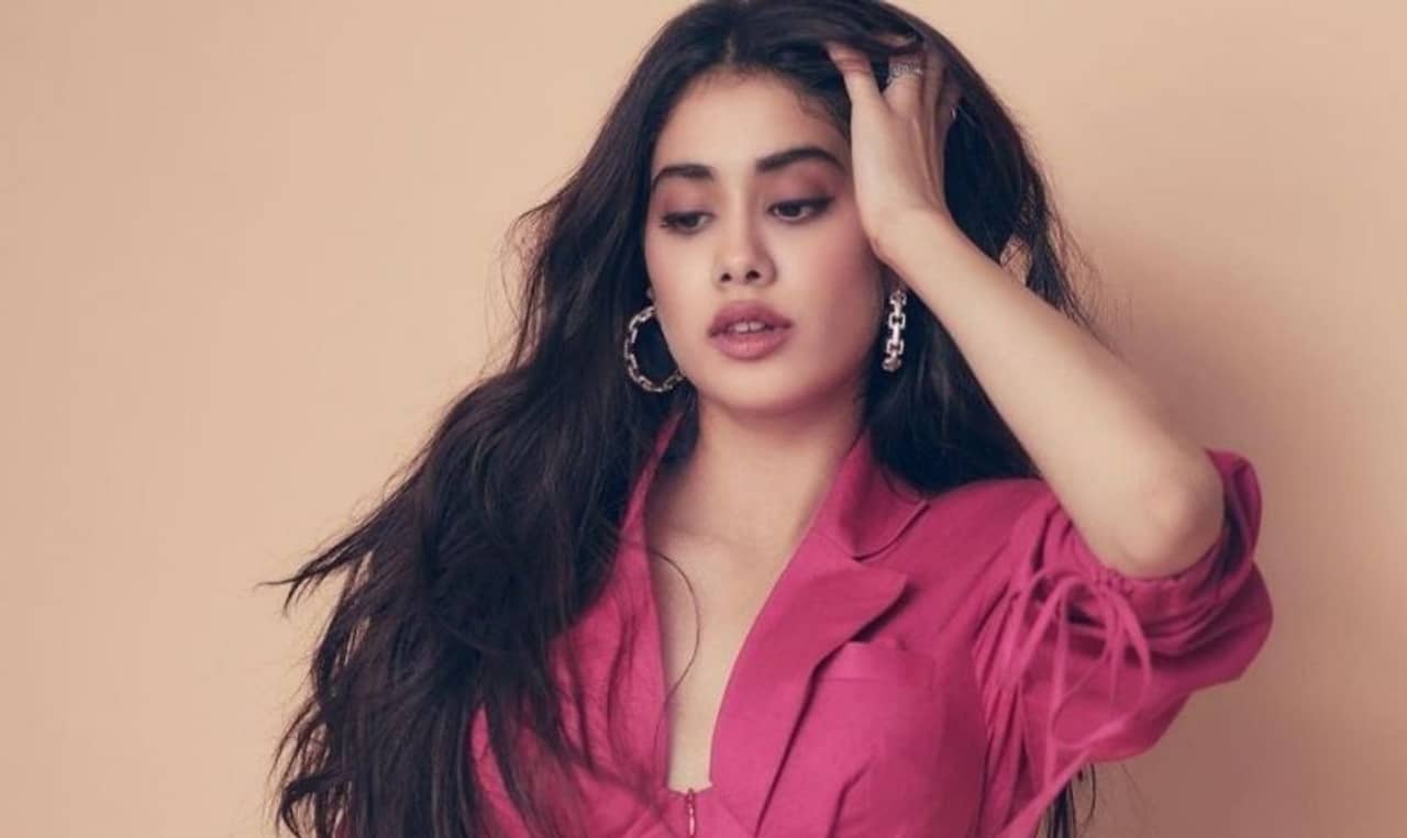 জাহ্ণবীর ফিটনেস সিক্রেট! দেখে নিন এক্সক্লুসিভ ভিডিয়ো...