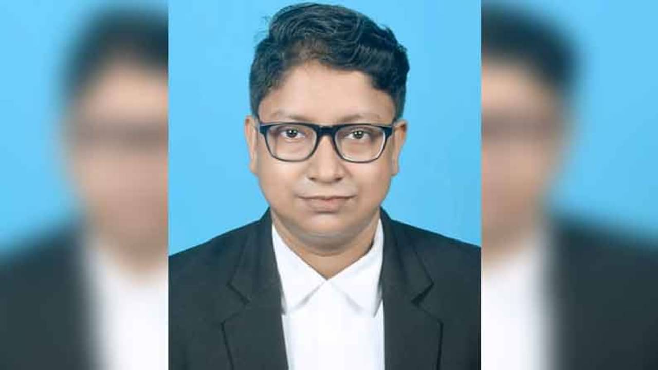 উজ্জ্বল রংধনু বাংলার আকাশে, প্রথমবার রাজ্যের লিগাল প্যানেলে তৃতীয় লিঙ্গের আইনজীবী অঙ্কন বিশ্বাস