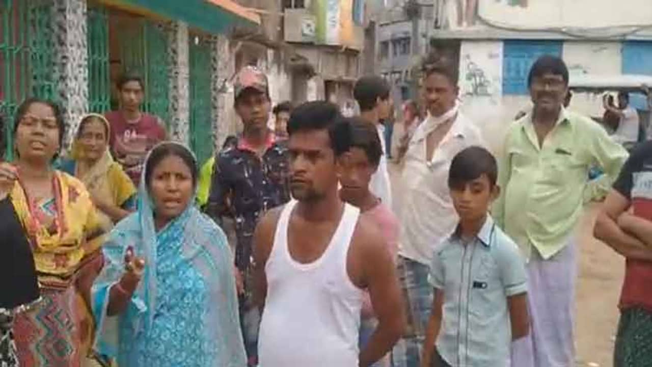 এলাকা দখলকে কেন্দ্র করে বর্ধমান শহরে বোমাবাজি, স্থানীয় ক্লাব থেকে উদ্ধার বোমা