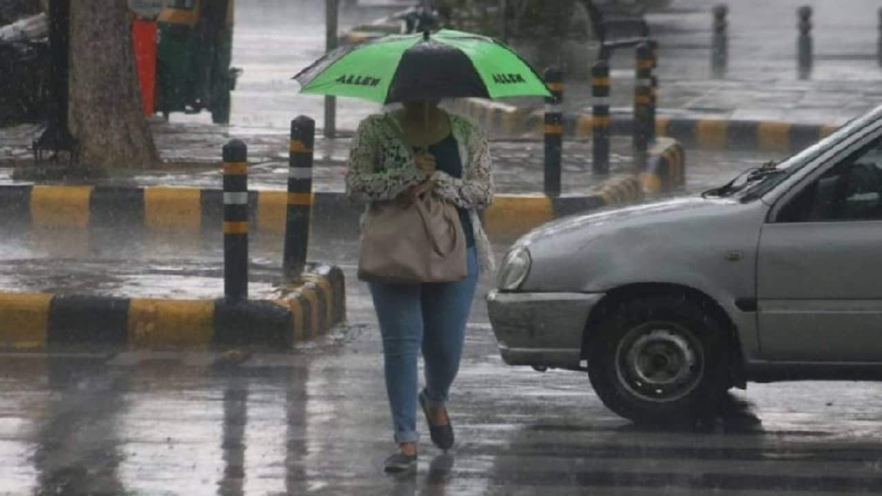 আরও বাড়বে বৃষ্টিপাতের পরিমাণ, কোন কোন জেলায় সতর্কতা জারি দেখে নিন...