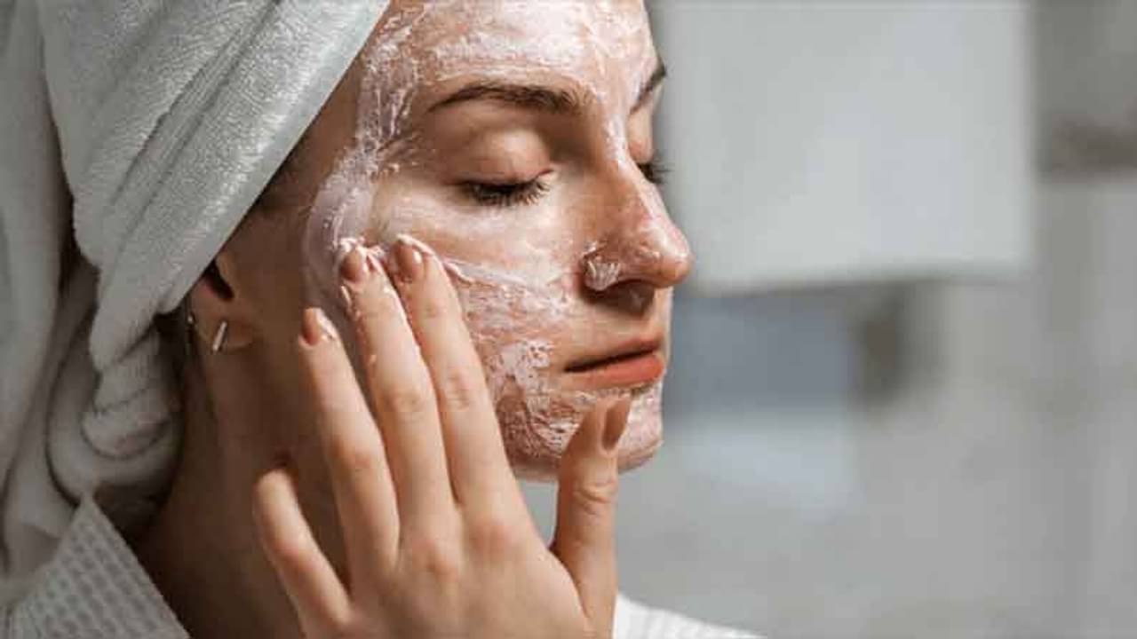 Skin Care Tips: মুখে স্ক্রাব করার সঠিক নিয়ম কী কী? কখনই বা স্ক্রাব করবেন না, জেনে নিন