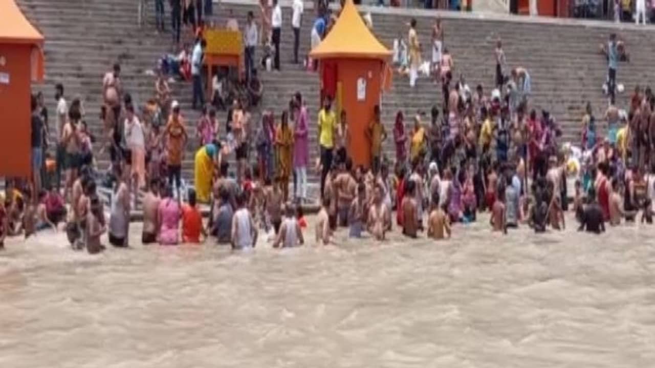 মনে হচ্ছে জেল থেকে ছাড়া পেলাম, পাহাড়ে স্বস্তির নিঃশ্বাস ফেলছেন পর্যটকরা, ভয়ে কাঁটা প্রশাসন!