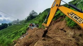 ভাঙছে বাড়ি-বাঁধ, ব্রিজের ওপর দিয়েই বইছে নদী, ভাসছে হাসপাতাল! জল-যন্ত্রণায় ত্রস্ত গোটা বাংলা