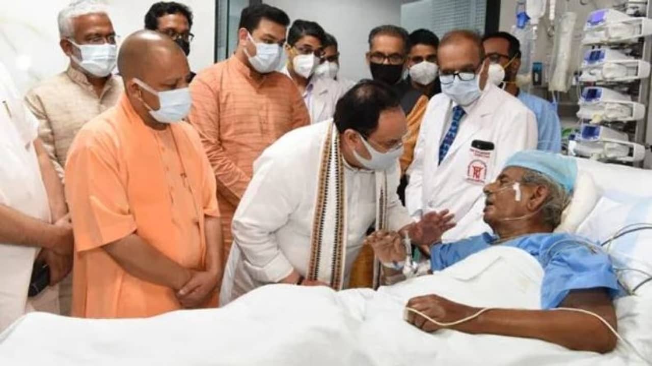 অগণিত মানুষ ওনার সুস্থতা কামনা করছে, প্রাক্তন মুখ্যমন্ত্রীর স্মৃতিচারণায় ডুবলেন মোদী