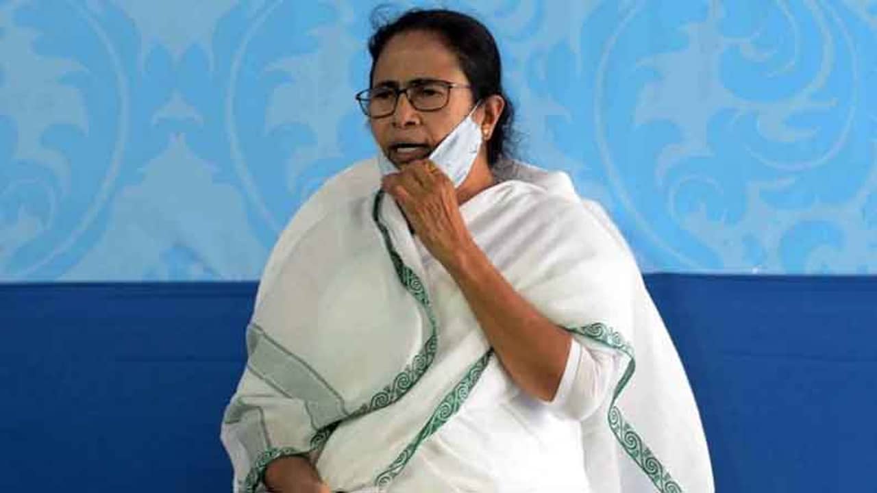 মুখ্যমন্ত্রীকে খুন করতে চেয়ে সোশ্যাল মিডিয়ায় পোস্ট কলেজের অধ্যাপকের