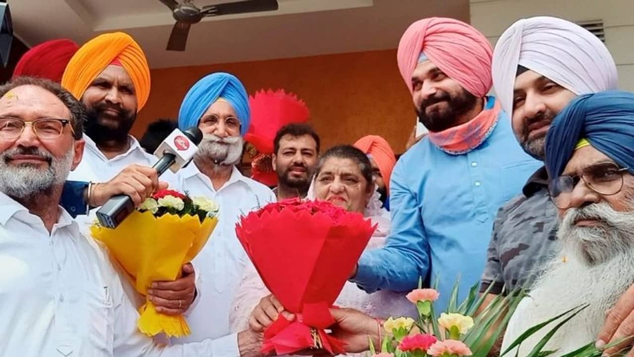 শুরু হচ্ছে নভজ্যোতের ক্যাপ্টেন্সি, বাবার স্মৃতি রোমন্থনেও খোঁচা অমরিন্দরকে!