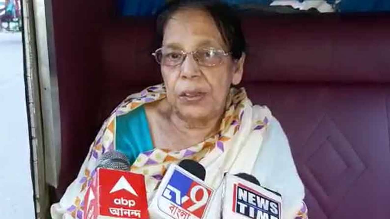 আমাকে কেউই রাখতে চাইছে না, রাস্তায় ফ্যাল ফ্যাল করে ঘুরছেন চার ছেলে-মেয়ের মা