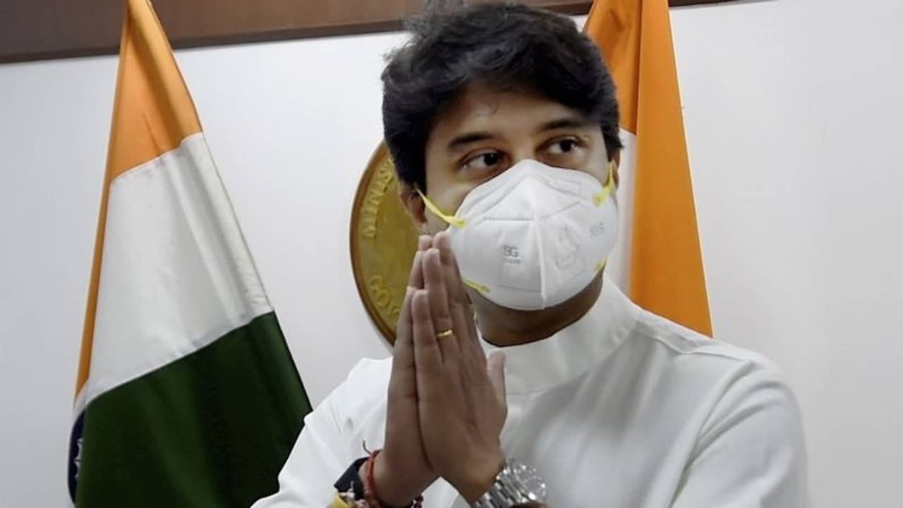 ব্যাকবেঞ্চারের উত্থানে অখুশি কংগ্রেস, এয়ার ইন্ডিয়ার মিমে বিক্রি হওয়া নিয়ে আক্রমণ