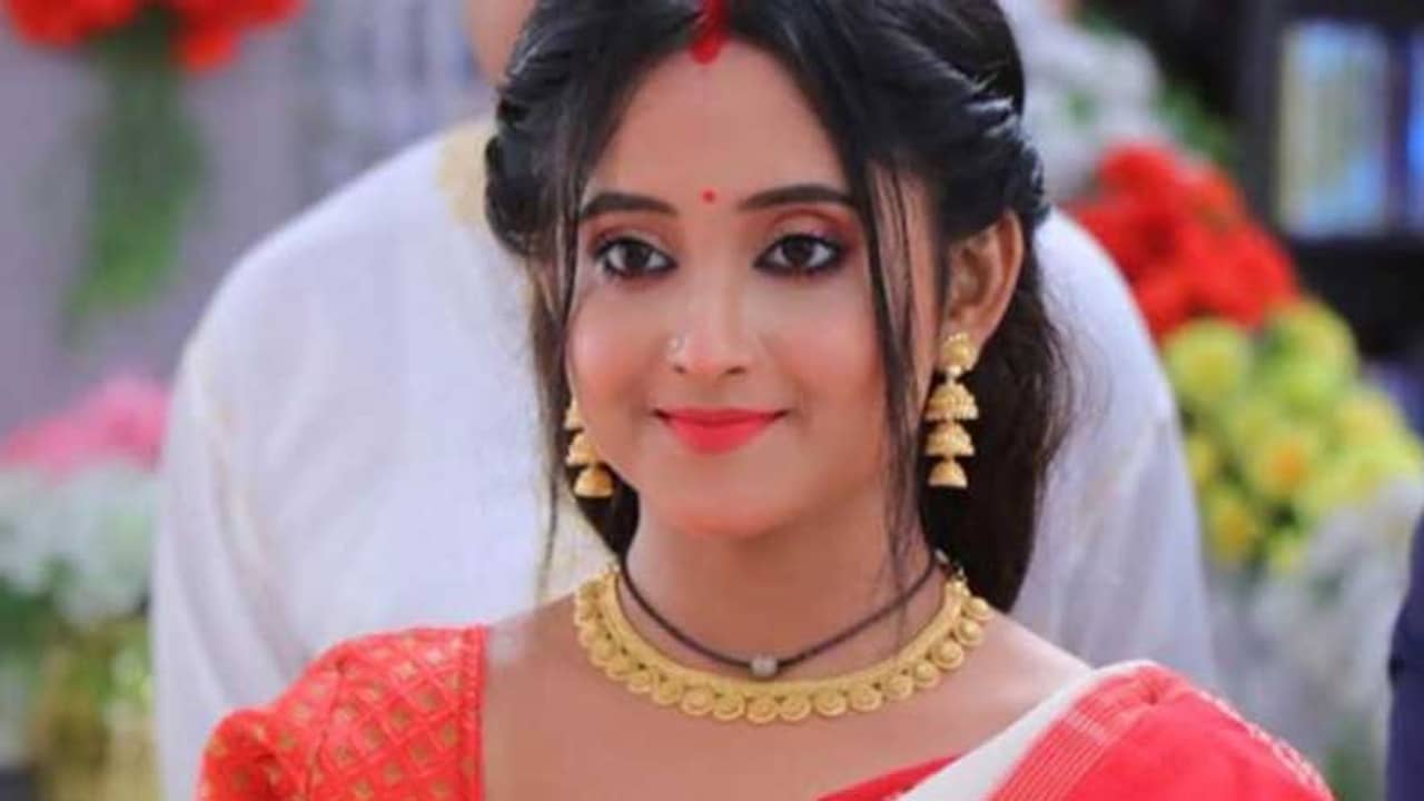 আমি নতুন একটা পরিবার পেয়েছি, কেন বললেন সৌমিতৃষা?