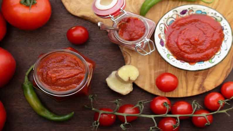 Recipe: বাড়িতেই সহজে বানিয়ে ফেলুন টক-ঝাল-মিষ্টি টোম্যাটো কেচআপ, রইল রেসিপি