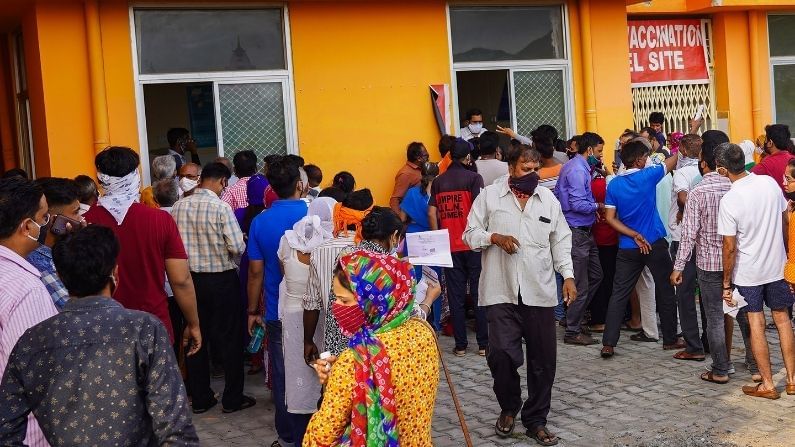 ৪ মাস বাদে ৩০ হাজারের নীচে নেমেছিল আক্রান্তের সংখ্যা, একদিনেই ৪৭ শতাংশ বাড়ল সংক্রমণ!