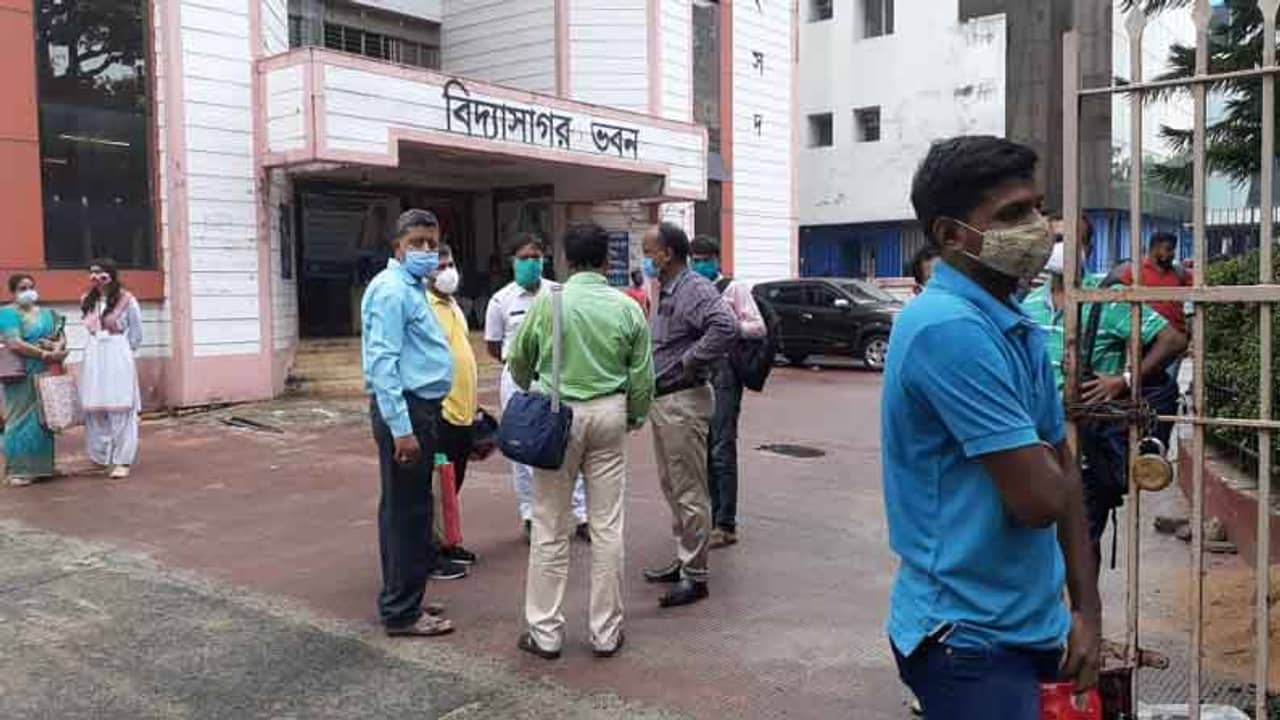 সংসদই হিসেবে ভুল করেছে, বিজ্ঞপ্তি প্রকাশের পরই জমা পড়ছে একগুচ্ছ অভিযোগ