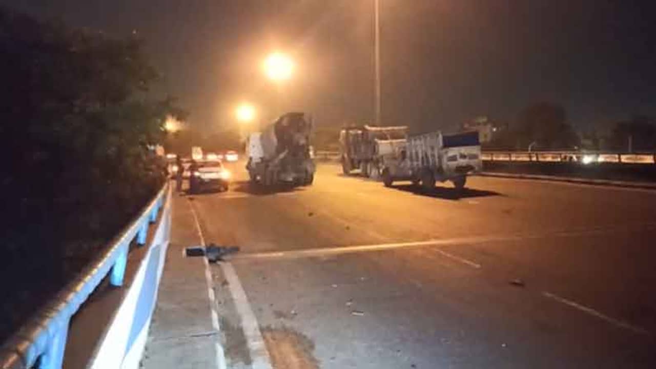 বিদ্যাসাগর সেতুর কলকাতাগামী ফ্ল্যাঙ্কে দুর্ঘটনা, লরির ধাক্কায় মৃত বাইক আরোহী