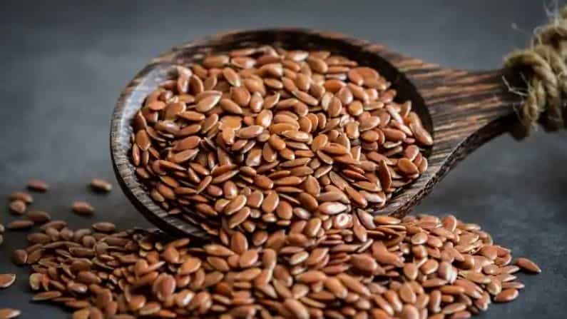 Health Tips: এই বীজের মাত্র এক গ্লাস জল পান করলেই কমতে পারে ওজন! Health Tips: এই বীজের মাত্র এক গ্লাস জল পান করলেই কমতে পারে ওজন!