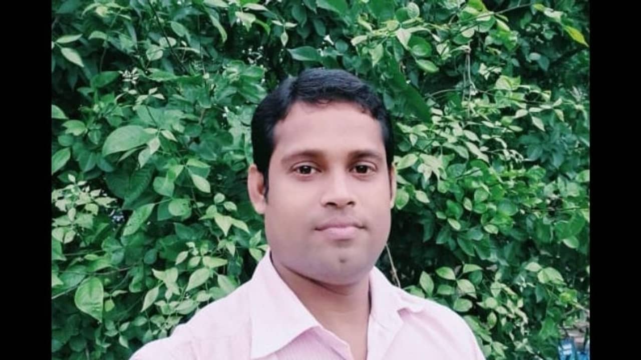 ৫০-এর বেশি নাবালিকার বিয়ে রুখে নিজে মালা পরালেন ষোড়শীকে! গ্রেফতার আধিকারিক