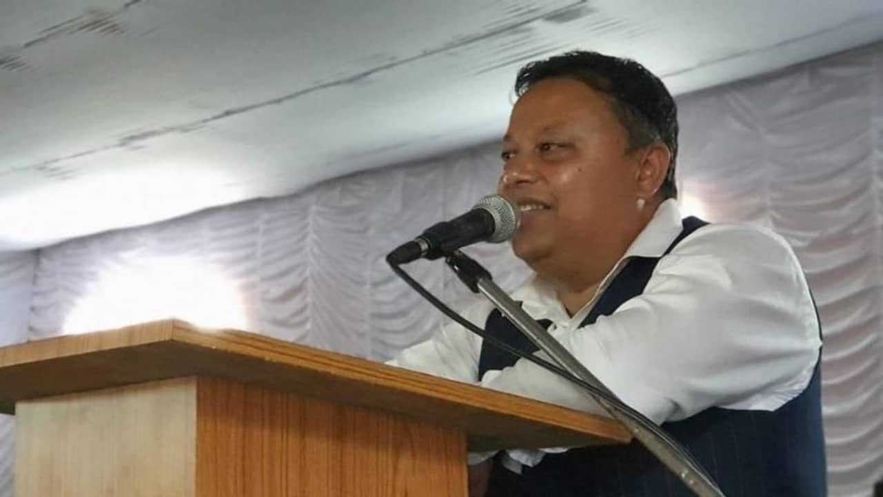 দার্জিলিঙের গর্ব বিক্রি করতে চলেছে বিজেপি সরকার, টয় ট্রেন নিয়েই পথে অনীত