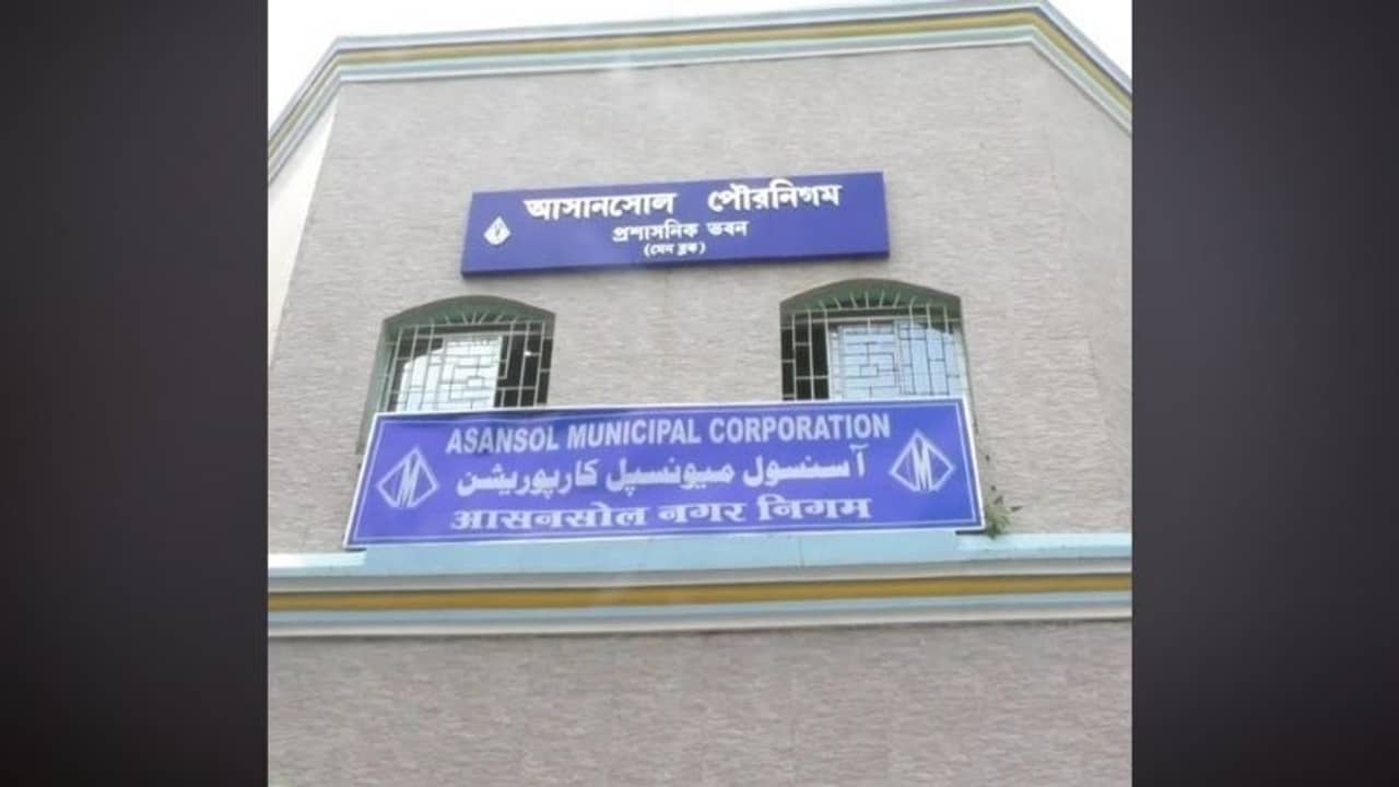 সোশ্যাল মিডিয়ায় ভুয়ো পোস্ট! টিকাকরণ-বিতর্কে সাইবার সেলে অভিযোগ আসানসোল পুরনিগমের