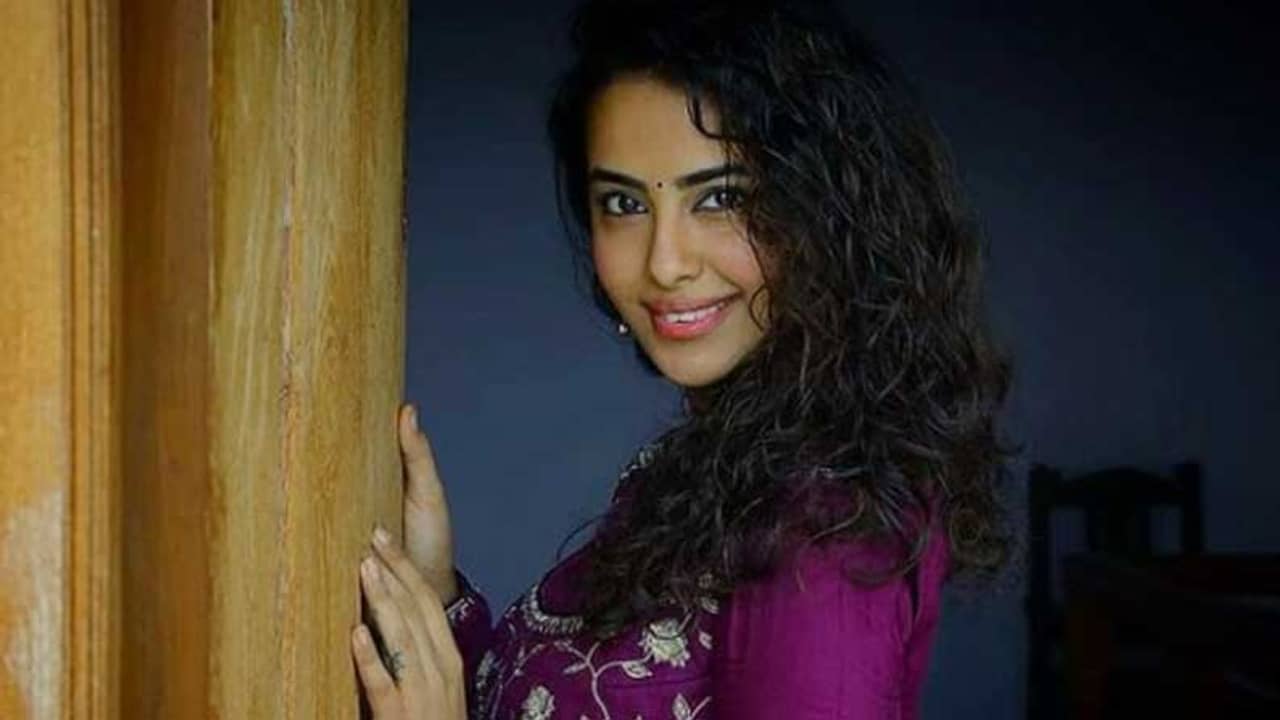 কাশ্মীরে প্রেমের সম্পর্ক সেলিব্রেট করছেন অভিকা, সঙ্গী কে?