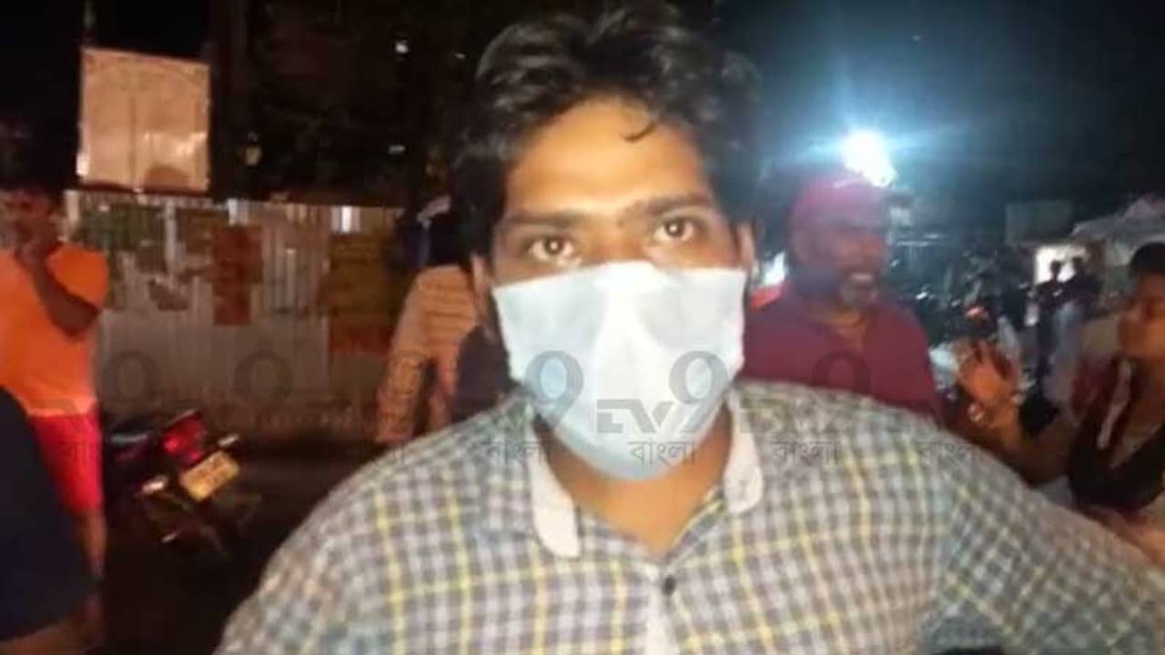 ভর সন্ধ্যায় রাস্তায় পড়ে কাতরাচ্ছে যুবক, ভেসে যাচ্ছে রক্তে! প্রত্যক্ষদর্শীদের দাবি, পুলিশ এবার একটু কঠোর হোক