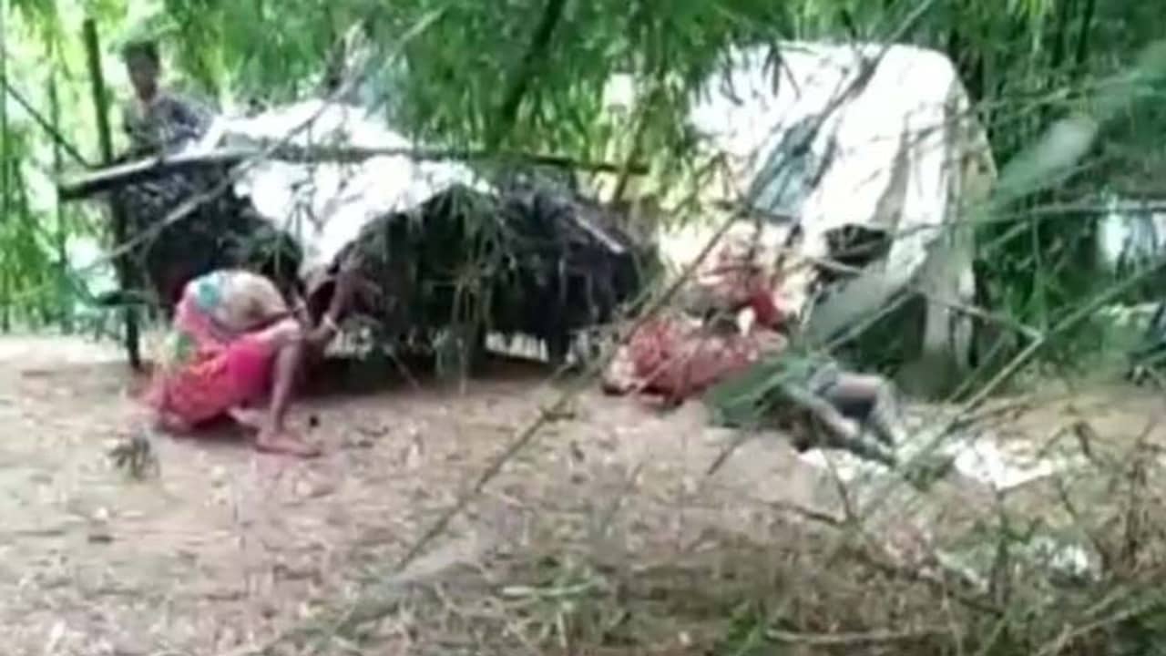 সাত সকালে মাঠে পড়ে বিজেপি কর্মীর দেহ, পিটিয়ে খুনের অভিযোগ তৃণমূলের বিরুদ্ধে