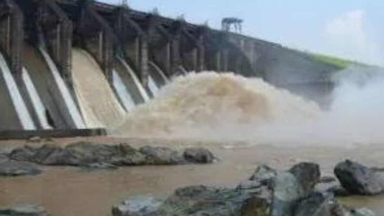 ফের জল ছাড়ার পরিমাণ বাড়াল ডিভিসি, দামোদরের নিম্ন উপত্যকায় আশঙ্কা প্লাবনের