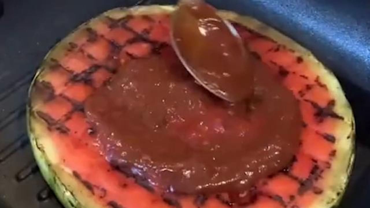 Watermelon Pizza: বাড়িতে বসে তৈরি করুন 'তরমুজ পিৎজা'