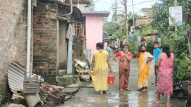 রুটি বানাচ্ছিলেন, হাতেই ছিল বেলুন, স্বামী ঘরে ঢুকতেই ছুড়ে মারেন স্ত্রী! অতঃপর যুবককে পাওয়া গেল সেপটিক ট্যাঙ্কে