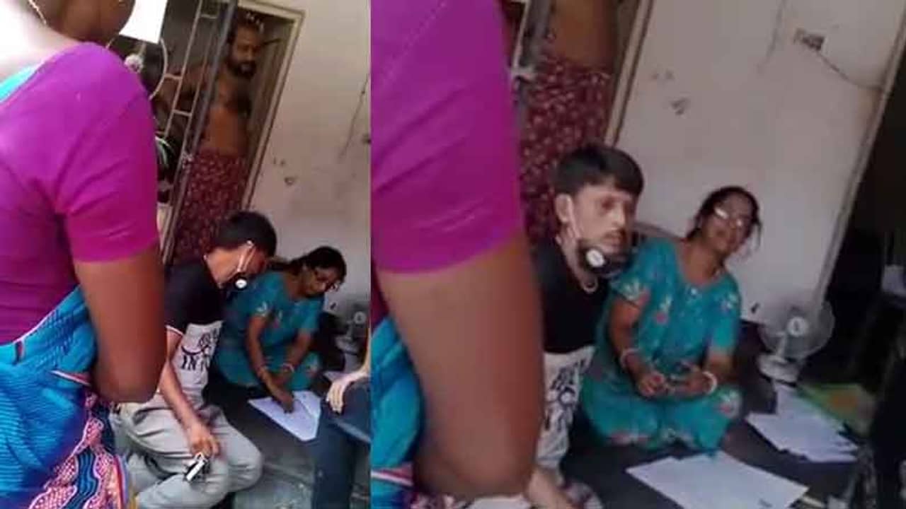 এখনও ফর্ম বিলিই শুরু হল না, তারই মধ্যে লক্ষ্মীর ভান্ডার ফর্ম নিয়ে শুরু জালিয়াতি! সপরিবারে গ্রেফতার তৃণমূল নেতা