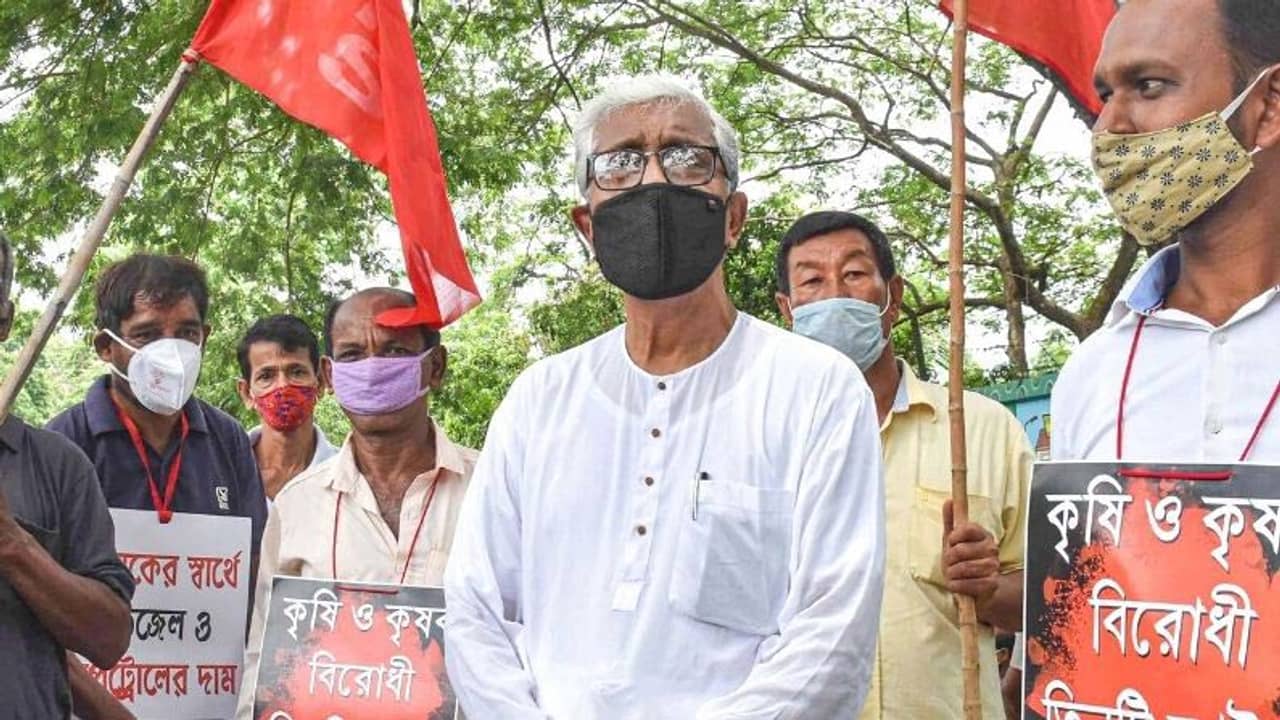আবার তৃণমূলের পাশে! চিকিৎসকের ওপর হামলার ঘটনায় নিন্দা প্রকাশ বামেদের