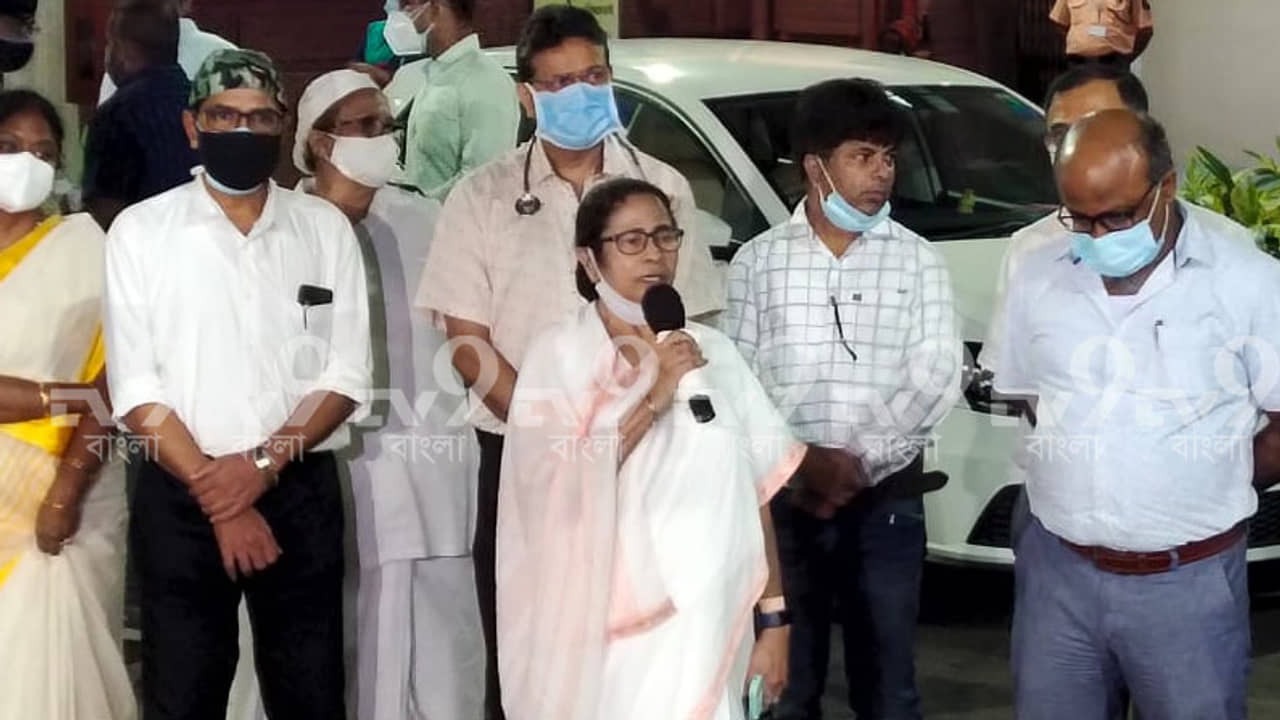 এক ঢিলে দুই পাখি! এবার ১৫ দিন অন্তর SSKM-এ কয়েক ঘণ্টার জন্য যাবেন মমতা, কেন?