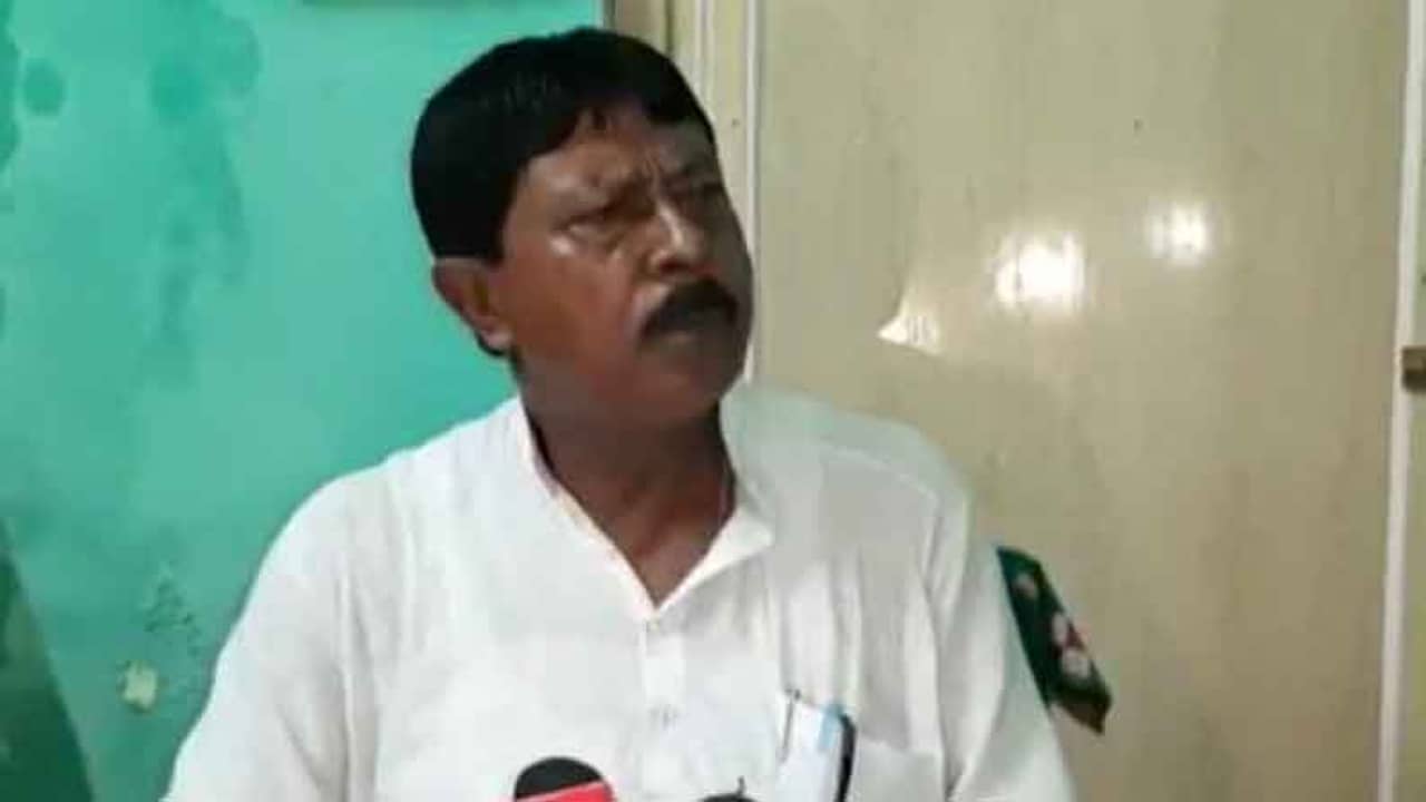 পঞ্চায়েতে কাজের জন্য মহিলারা এলেই নজর পড়ে ওঁর.... নিজের দলেরই নেতার বিরুদ্ধে বিস্ফোরক তৃণমূল বিধায়ক