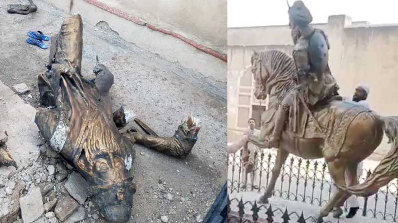 পাকিস্তানে এই নিয়ে তিনবার  মূর্তি ভাঙল মহারাজা রঞ্জিত সিংয়ের! ভাইরাল ভিডিয়ো
